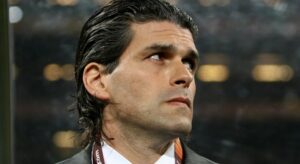 Farsa no banco de reservas! Esquema milionário oferecia carteira falsa da CBF/UEFA para ex-atletas virarem treinadores sem estudar