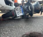 Motociclista salva passageira de ser atingida por carreta em grave acid3nte na Cosme Ferreira
