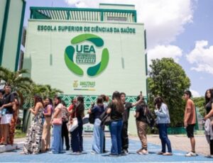 Vestibular e SIS da UEA mobilizam estudantes na capital e no interior em busca da aprovação
