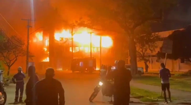 Polícia Federal investiga incêndio na UFPE com prejuízo estimado em R$ 100 milhões