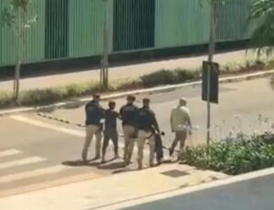 Homem tenta entrar no STF e diz ser “imperador das Forças Armadas”; veja vídeo