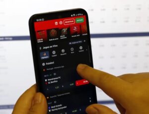 Bancos começam a devolver R$ 1,3 bilhão a apostadores de bets