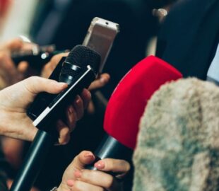 Imprensa sofreu mais de 14 mil ataques nas redes sociais durante o primeiro turno das eleições de 2026
