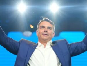 Flávio Bolsonaro intensifica agenda de compromissos e se reúne com prefeitos e vereadores neste domingo