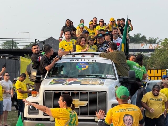 Megacarreata reúne apoiadores da professora Maria do Carmo e de Flávio Bolsonaro em Manaus