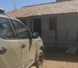 Cena macabra: Avó dá banho em neto de 8 anos morto a fac4das antes da chegada da polícia