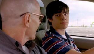 Morre aos 34 anos RJ Mitte, ator que viveu Walter White Jr. em ‘Breaking Bad’