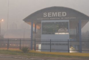 Prefeitura de Manaus mantém aulas suspensas nesta terça-feira (13) devido à fumaça das queimadas