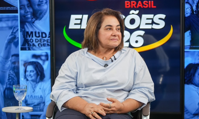 Professora Maria do Carmo confronta prefeitos aliados a Omar Aziz sobre abandono da população do interior