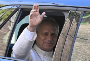 Cirurgia do papa foi bem-sucedida e conforme o planejado, diz Vaticano