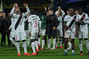 Vasco vence o Boca Juniors em La Bombonera e quebra jejum de 75 anos