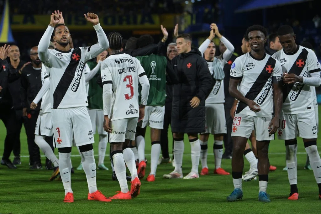 Vasco vence o Boca Juniors em La Bombonera e quebra jejum de 75 anos