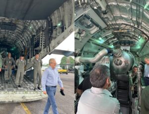 Ministro do Meio Ambiente visita avião militar usado no combate aos incêndios no Amazonas