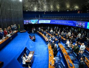 Senado aprova fim da escala 6×1