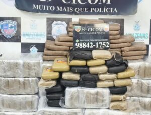 PM apreende 198 tabletes de skunk escondidos em caminhão na Zona Leste de Manaus