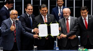 É oficial: Congresso promulga fim da escala 6×1 e aposentadoria especial para agentes de saúde; assista ao vivo