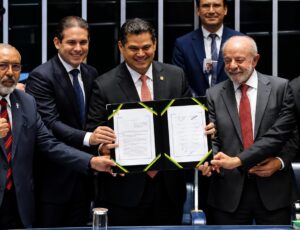 É oficial: Congresso promulga fim da escala 6×1 e aposentadoria especial para agentes de saúde; assista ao vivo
