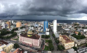 Manaus deve registrar pancadas de chuva e trovoadas neste domingo e segunda-feira