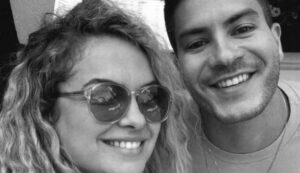 Arthur Aguiar descobre morte de Lua Blanco durante live no TikTok; veja o momento