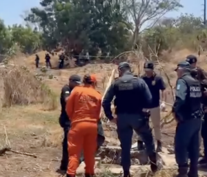 Corpo de menino de 11 anos é encontrado esquartej4do e jogado em bueiro; veja vídeo