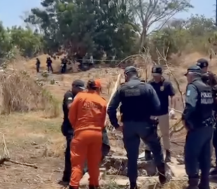 Corpo de menino de 11 anos é encontrado esquartejado e jogado em bueiro; veja vídeo