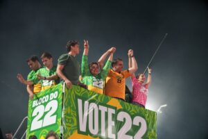 Professora Maria faz história e reúne 150 mil pessoas com Flávio Bolsonaro e Nikolas Ferreira no maior ato da direita no Norte do país