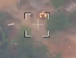 Drone flagra suspeitos ateando fogo perto de casas no Cacau Pirêra; VEJA IMAGENS
