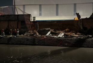 Escapou da morte: mulher quase é esmagada por muro que desabou na zona Leste de Manaus