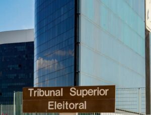 TSE estuda desativar canais políticos no WhatsApp 48h antes da eleição