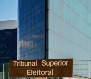 TSE estuda desativar canais políticos no WhatsApp 48h antes da eleição