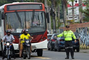 Após decisão do STF, Prefeitura de Manaus estende gratuidade dos ônibus até as 20h deste domingo (25)