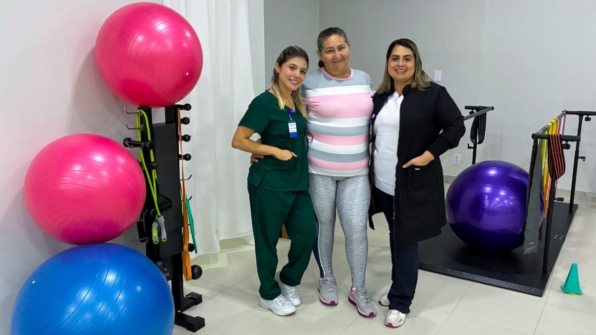 Paciente recupera autonomia com projeto de fisioterapia em grupo da Hapvida