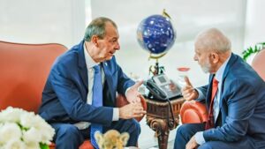 Após vitória nas urnas, Omar Aziz vai se reunir com Lula para discutir prioridades do Amazonas