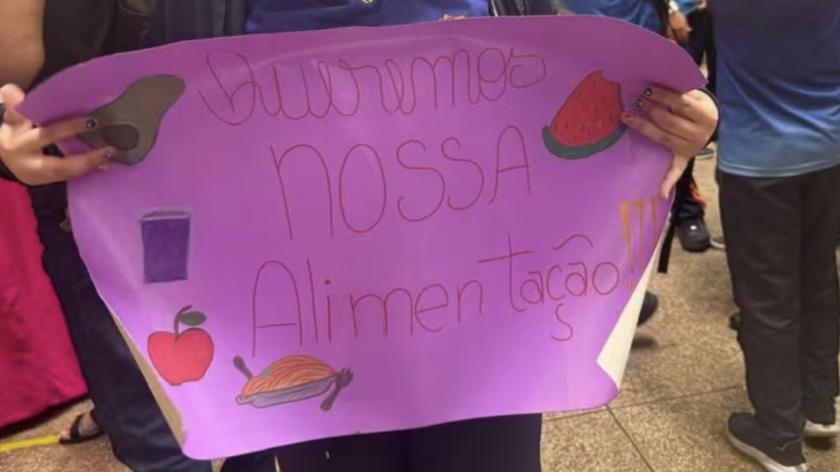 Estudantes ficam sem merenda em municípios do Amazonas e famílias cobram Roberto Cidade