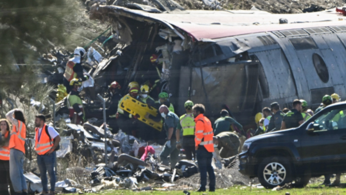 Tragédia na Espanha: Equipes de resgate continuam buscas nos destroços e número de m0rtos sobe; veja vídeo
