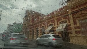 Sextou com ‘climinha europeu’? Chuva refresca Manaus, mas interior pode encarar quase 41°C