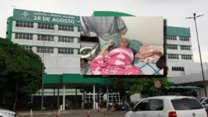 Denúncia de descaso no 28 de Agosto: idosa de 91 anos é mandada para casa com pé fraturado; veja vídeo